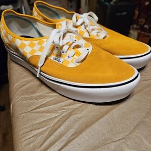 Vans Comfycush Checkerboard orange & white. NWOT. Women's 12, Men's 10.5